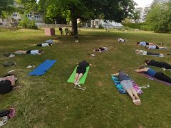 Yoga im Park