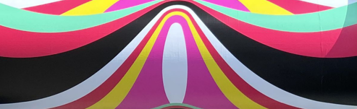 Kunscht uf d Gass: Die Kulturplakatsäule «Flash#4» von L/B.